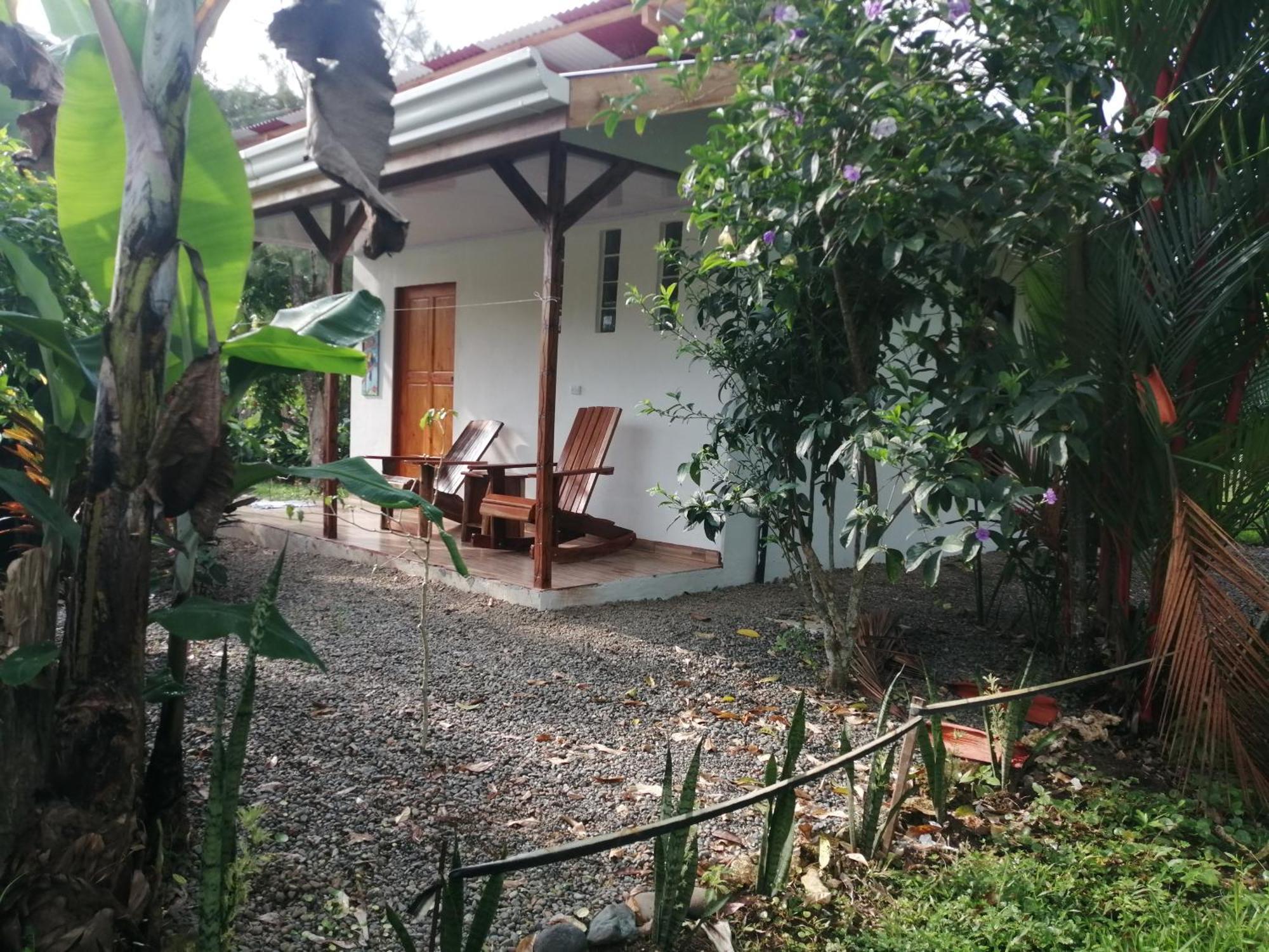 Cabinas Los Tucanes Cahuita Phòng bức ảnh