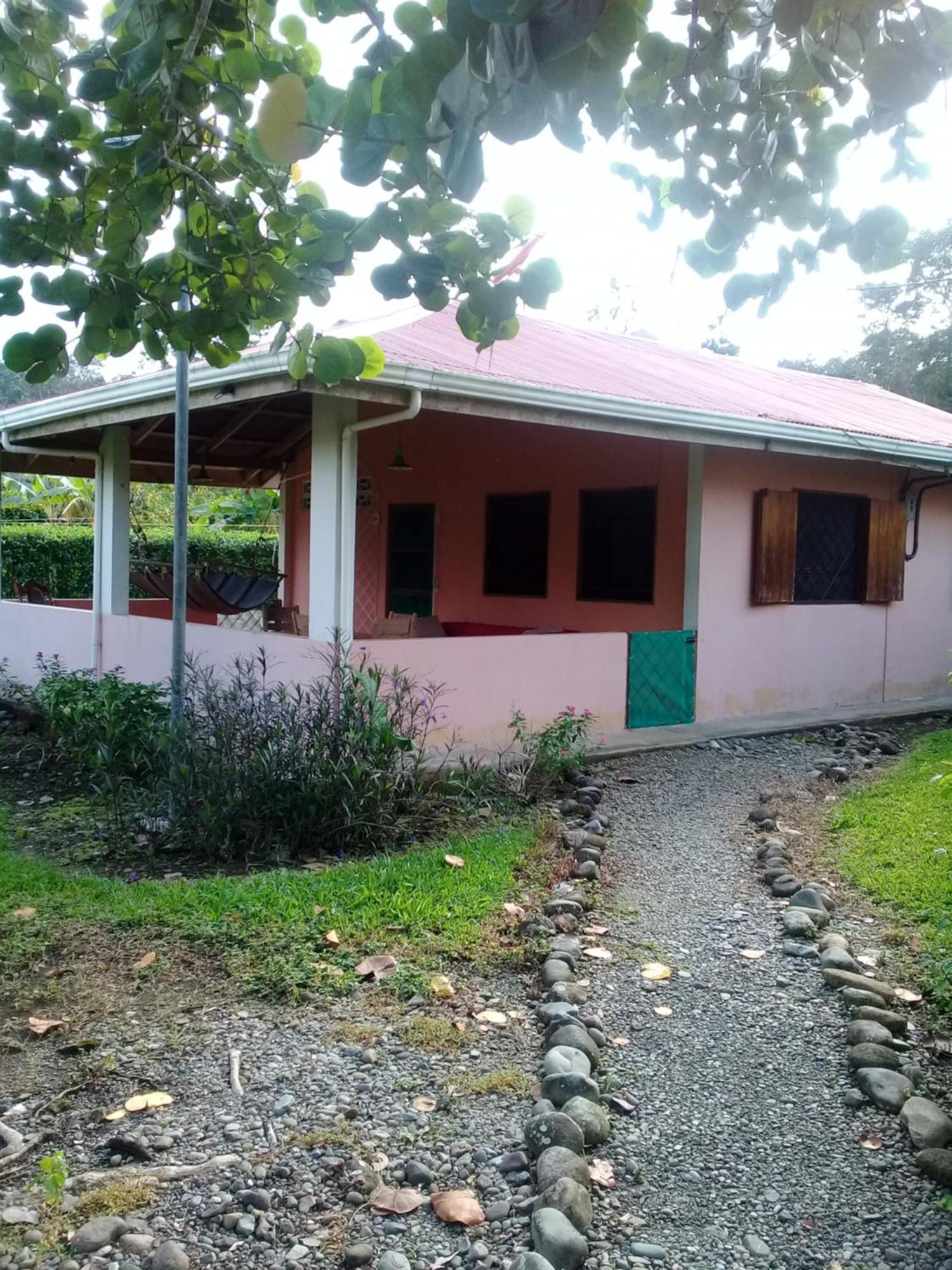 Cabinas Los Tucanes Cahuita Ngoại thất bức ảnh